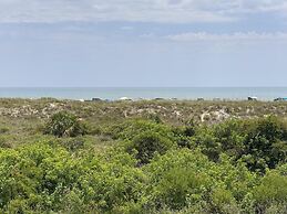 Life's A Beach~oceanfront 2 Bedroom Condo by RedAwning