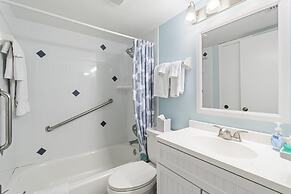 Life's A Beach~oceanfront 2 Bedroom Condo by RedAwning