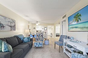 Life's A Beach~oceanfront 2 Bedroom Condo by RedAwning