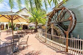 Life's A Beach~oceanfront 2 Bedroom Condo by RedAwning