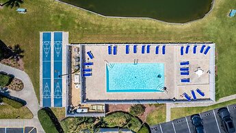 Life's A Beach~oceanfront 2 Bedroom Condo by RedAwning
