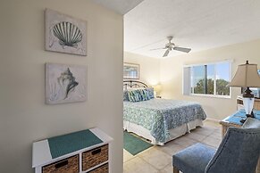 Life's A Beach~oceanfront 2 Bedroom Condo by RedAwning