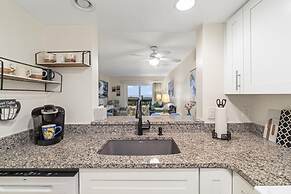 Life's A Beach~oceanfront 2 Bedroom Condo by RedAwning