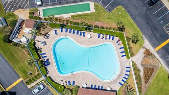Life's A Beach~oceanfront 2 Bedroom Condo by RedAwning
