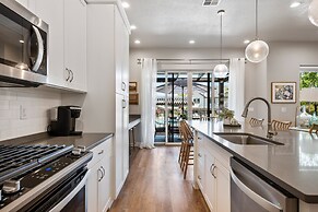 Grand Slam Getaway #5 5 Bedroom Townhouse