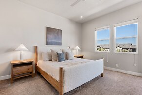 Grand Slam Getaway #5 5 Bedroom Townhouse