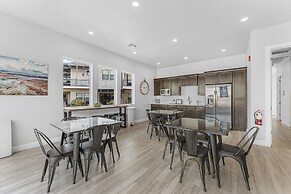 Grand Slam Getaway #5 5 Bedroom Townhouse