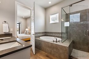 Grand Slam Getaway #5 5 Bedroom Townhouse