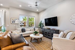 Grand Slam Getaway #5 5 Bedroom Townhouse