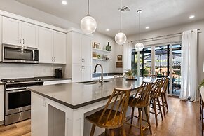 Grand Slam Getaway #5 5 Bedroom Townhouse