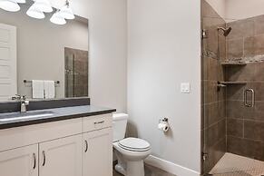 Grand Slam Getaway #5 5 Bedroom Townhouse