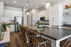 Grand Slam Getaway #5 5 Bedroom Townhouse