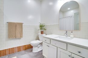 Sleek Vineyard Condo w/ Access to Community Pools
