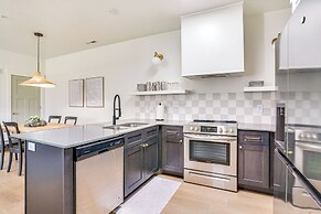 Sleek Vineyard Condo w/ Access to Community Pools