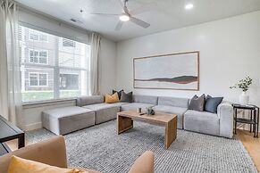 Sleek Vineyard Condo w/ Access to Community Pools