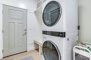 Sleek Vineyard Condo w/ Access to Community Pools