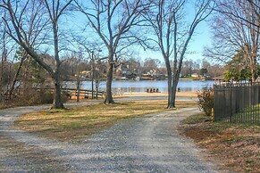 Pet-friendly Lake Norman Retreat w/ Deck & Grill