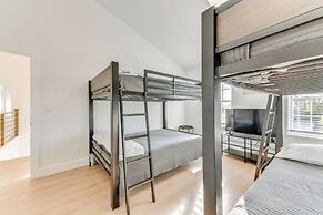 Pet-friendly Lake Norman Retreat w/ Deck & Grill