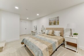 Pet-friendly Lake Norman Retreat w/ Deck & Grill