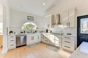 Pet-friendly Lake Norman Retreat w/ Deck & Grill