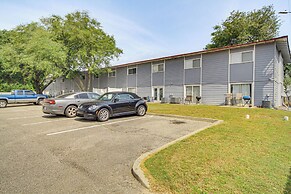 Airy Biloxi Condo w/ Patio: Walk to Beach!