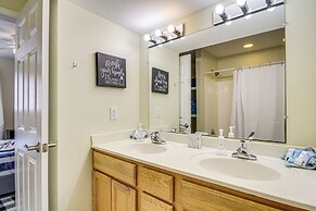 Airy Biloxi Condo w/ Patio: Walk to Beach!