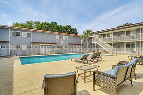 Airy Biloxi Condo w/ Patio: Walk to Beach!