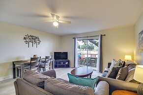 Airy Biloxi Condo w/ Patio: Walk to Beach!