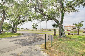 Airy Biloxi Condo w/ Patio: Walk to Beach!