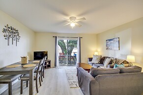 Airy Biloxi Condo w/ Patio: Walk to Beach!