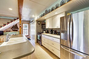 Historic Friendship Boat House Near Back River!