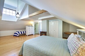 Historic Friendship Boat House Near Back River!