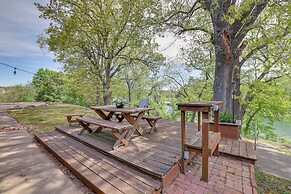 Lakefront Shell Knob Condo w/ Deck & Grill!