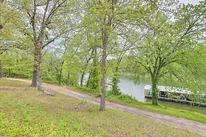 Lakefront Shell Knob Condo w/ Deck & Grill!