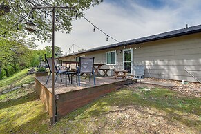 Lakefront Shell Knob Condo w/ Deck & Grill!