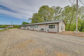 Lakefront Shell Knob Condo w/ Deck & Grill!