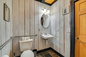 Finger Lakes Condo ~ 4 Mi to Lake & Boat Ramp