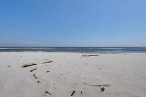 Coastal Gulf Shores Abode w/ Private Beach Access!