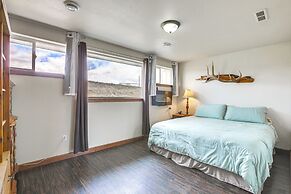 2 Mi to Dtwn Buffalo: Mtn-view Retreat w/ Patio!