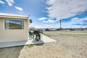 2 Mi to Dtwn Buffalo: Mtn-view Retreat w/ Patio!