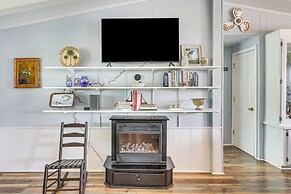 Lake Marion Home: Kayaks, Dock, Waterfront Fun!