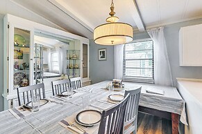 Lake Marion Home: Kayaks, Dock, Waterfront Fun!