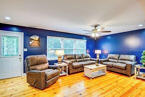 Peaceful Perry Home w/ Patio - Pets Welcome!