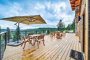 Mid-century Escape: Lake Views, Steps to Cave Bay!
