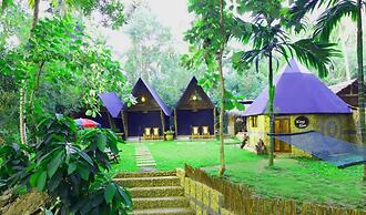 Atha Safari Resort & Riverside Camping