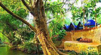 Atha Safari Resort & Riverside Camping