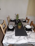 Charming 1-bed Apartment in Barking