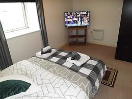 Charming 1-bed Apartment in Barking