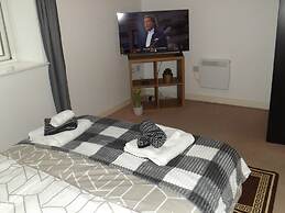 Charming 1-bed Apartment in Barking