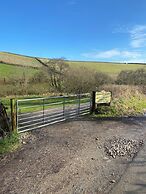 1 Bed Cabin - Sleeps 2 - Hottub - Parking - Garden